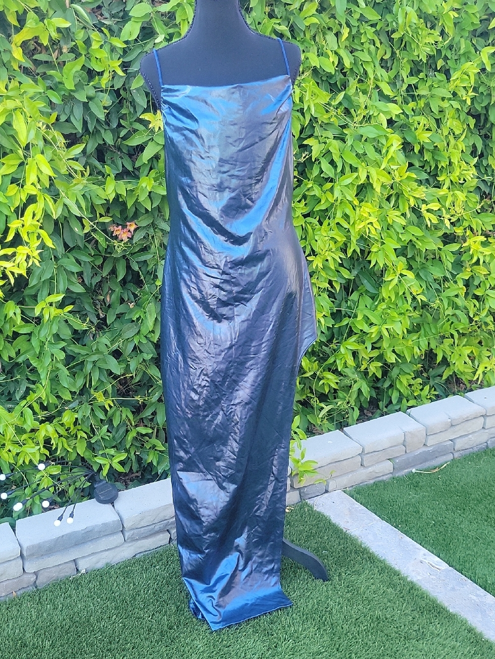 PrettyLittleThing Metallic Blue Evening Dress With Thigh Slit